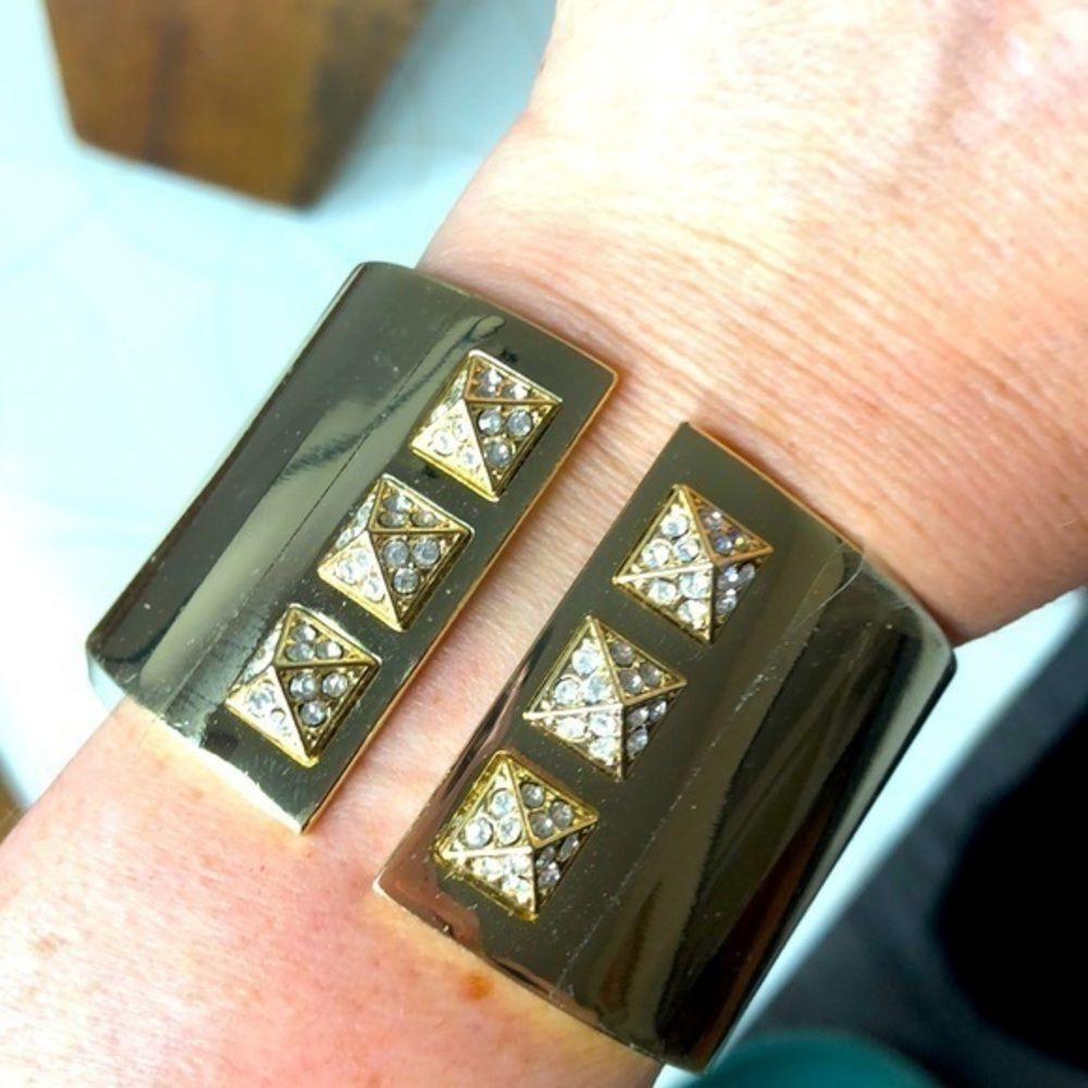 Victoria’s Secret gold toned bracelet with rhinestones
